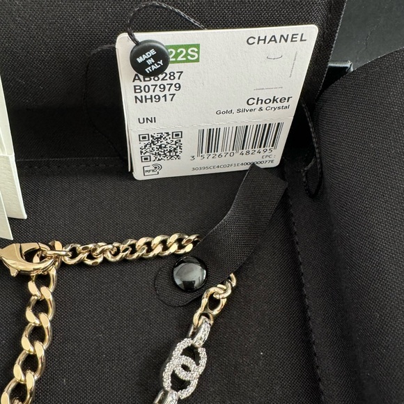 Brand new never worn Chanel Choker - Picture 3 of 5
